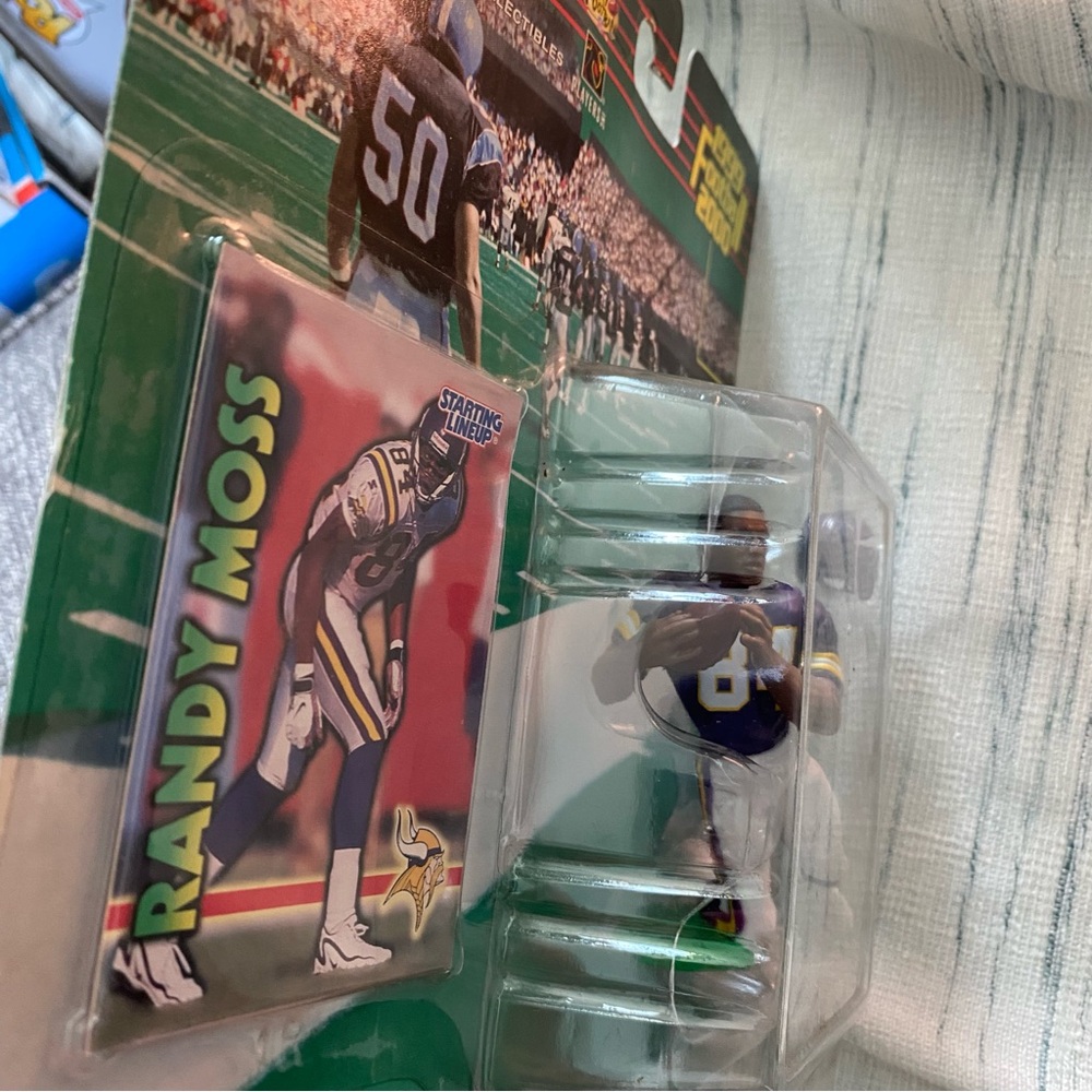 Starting Lineup Randy Moss Figure & Card - Picture 5 of 5